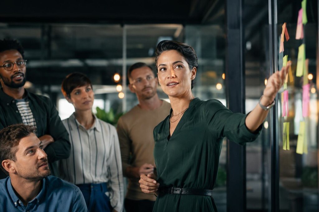 Liderança disruptiva: o que é e habilidades essenciais para liderar em tempos de mudança